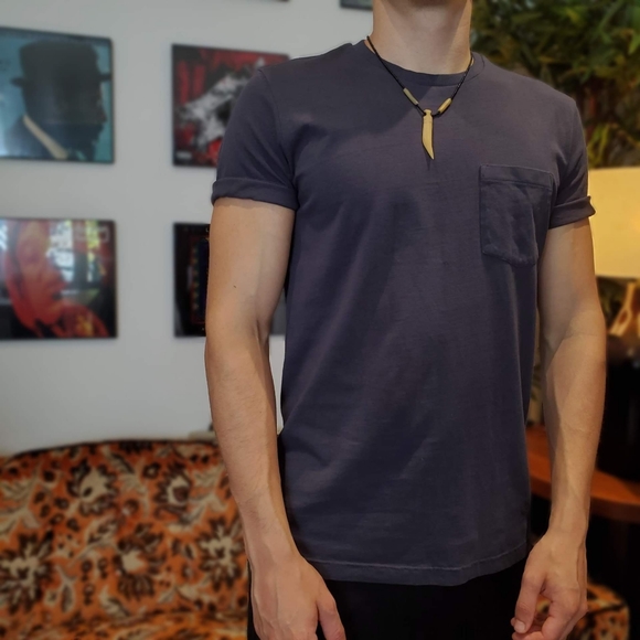 Deep blue tee w/ pocket - Picture 2 of 4